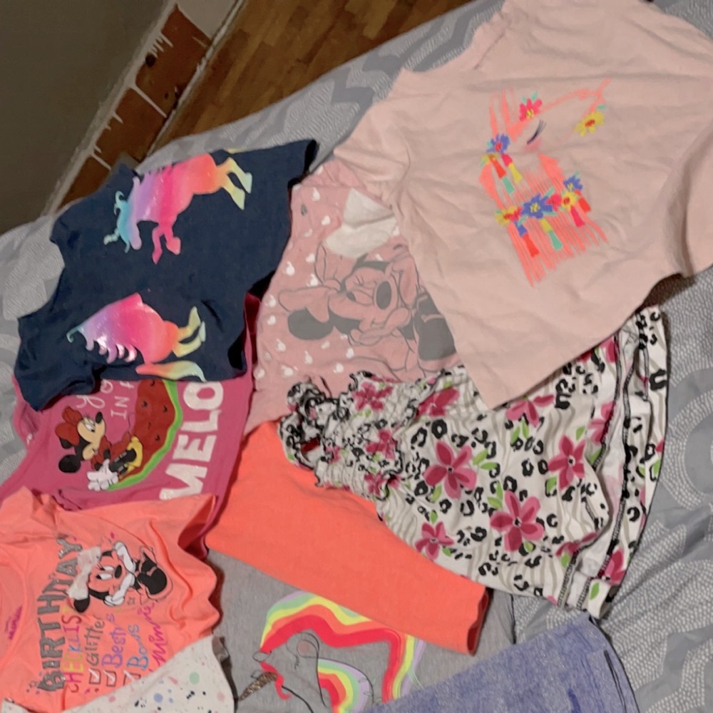 Little girl lot of clothes